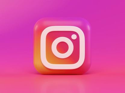 Understanding Social Media Marketing Panels